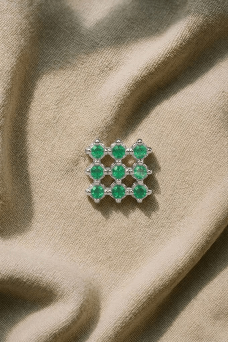 Silver green stone nose pin - Image 1